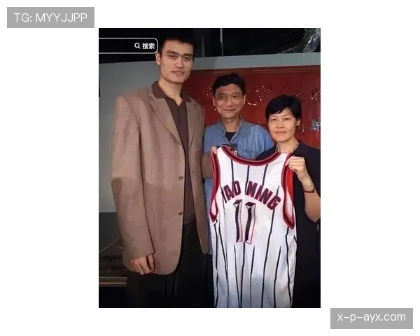 姚明退役后住上海老洋房，早餐吃三明治配黑咖啡，和NBA时期喝蛋白粉的日子判若两人